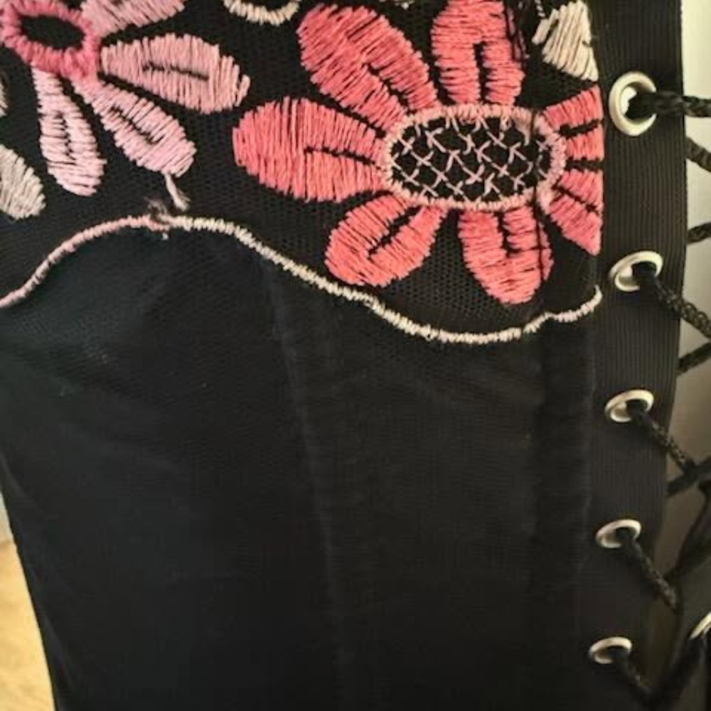 Y2K Victoria's Secret, Med, Blk Corset, Pink Floral Embroidery Detail, Lace-Up - Picture 4 of 7